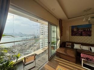 3 BDR Halong bay view with scenic sunset balcony Vacation rental in Laos