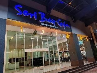 Jalan Alor 127 Ceylon Bukit Bintang Pavilion 4 Pax Vacation rental in Federal Territory of Kuala Lumpur