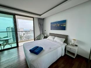 The Peak Towers by PSR Apartment in Pattaya City