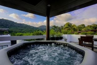 Naiharn Pool Villa Number 5 Villa in Rawai