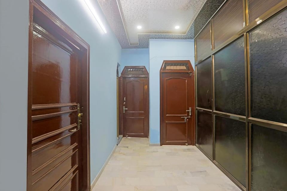FabHotel Baba Guest House - Dasaswamedh Ghat Hotel in Varanasi