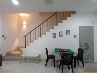 Four Leaf Clover Residence @ Crest Mount Austin JB Vacation rental in Johor Bahru