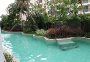 Amazon Residence Pool Villa Room by E&J Apartment in Pattaya City