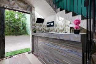 Hotel O Pinki Guest House Mukundapur Bus Stand Hotel in Kolkata