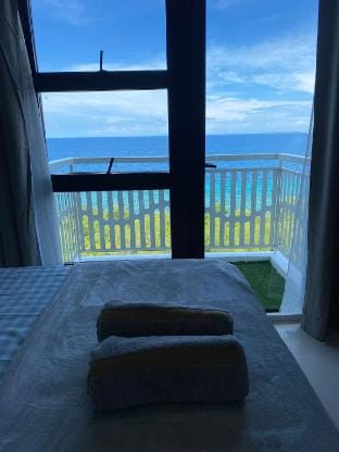 Little Qing and the Sea Apartment in Central Visayas