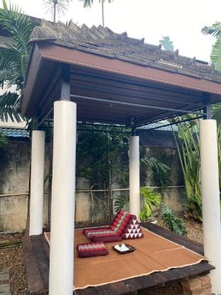 บ้านอินกาญจน์โฮมสเตย์ Country House in Thailand
