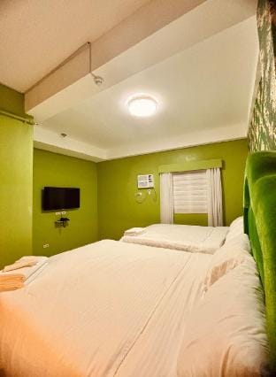 Stackey Hotel Superior Room Vacation rental in Olongapo