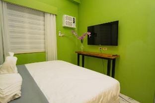 Stackey Hotel Standard Deluxe Room Vacation rental in Olongapo