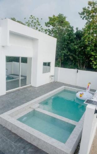Pink & White Pool Villa in Pattaya Vacation rental in Pattaya City