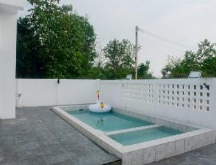 Pink & White Pool Villa in Pattaya Vacation rental in Pattaya City