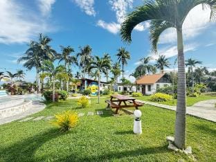 Galaxy Get-Away Exclusive Resort- 20 person Vacation rental in Central Visayas