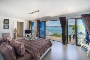 Beachfront 3BR Pool Villa • Stunning Seaview V231 Villa in Ko Samui
