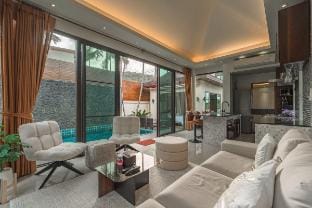 *4BR Pool Villa w/ Jacuzzi | Near Big Buddha V232 Villa in Chalong