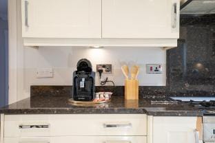Skyward Hse: 5BR 3Bath Balcony - Near HS2/NEC/BHX Vacation rental in Marston Green