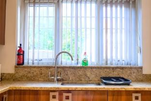 Runway House 5BR + Balcony + 3 Baths, HS2 JLR NEC Vacation rental in Marston Green