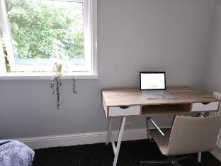 Five BR Duplex w/ Parking, TV  in Birmingham Vacation rental in Birmingham