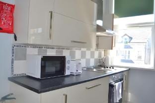 Cosy 3BR w/ Smart TV & Parking near Utilita Arena Apartment in Birmingham
