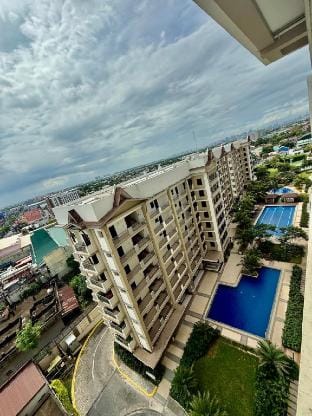 Your Safe Haven - Calathea Place - Lavender Bldg Apartment in Las Pinas