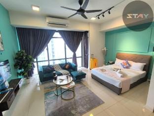 GM 2Pax Modern Cozy Stylish Netflix 100Mbps BySTAY Vacation rental in Johor