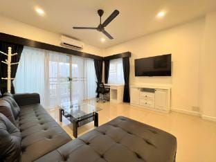 Large 1 bedroom apartment Jomtien Vacation rental in Pattaya City