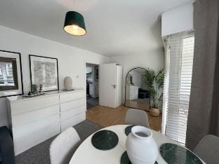 Stylish & Spacious Apartment Vacation rental in London