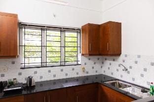 Stay Above by Alchemy Homes A01, Edappally - 1BR Vacation rental in Kochi