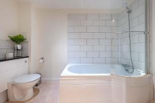 Southsea Landmark Luxury – Walking Distance to the Beach Apartment in Portsmouth