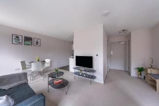 Windsor Elegant Studio – 100yrds from the Castle Apartment in Windsor