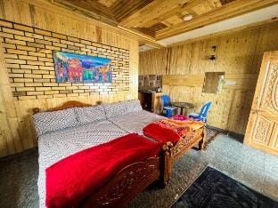 Venice home stay(1BR wooden room) Vacation rental in Kodaikanal