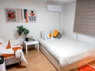Cheongdam x K-Star Road, 강남구청역 도보 8분! 청담역 도보 9분! Vacation rental in Seoul