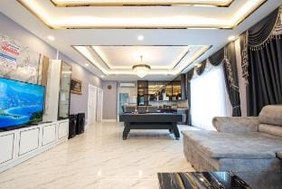 Pool Villa Pattaya •3BR • Slide • Karaoke Vacation rental in Chon Buri Changwat