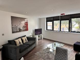 One-bed Luxury Apartment B11SA by LiveComfortably Vacation rental in Birmingham
