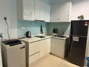 Mansion One Seaview Studio/ 1~4pax/ Gurney Vacation rental in George Town
