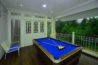 Villa Bandung Lembang W Private pool & Billiard 4B Villa in Parongpong