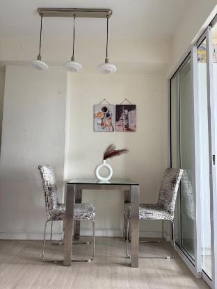 Cozy 1BR Condo | Near SM Bicutan w/ Netflix Vacation rental in Paranaque
