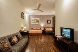 2Beds|Center Old Quarter 2mins HKlake| Garden View Vacation rental in Hanoi