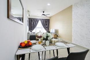 Stylish 3BR M Vertica Walk to MRT & Velocity Mall Vacation rental in Federal Territory of Kuala Lumpur
