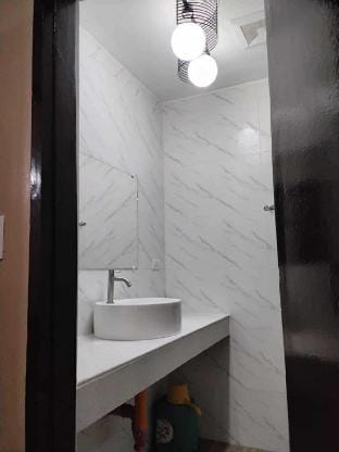 G-Apartment: Queen Room Vacation rental in Central Visayas