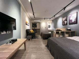 Xining South Road《西門町｜四人房｜捷運6號出口》8-59[僅限境外旅客入住] Vacation rental in Taipei City
