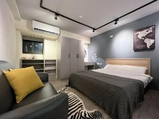 Xining South Road《西門町｜四人房｜捷運6號出口》8-59[僅限境外旅客入住] Vacation rental in Taipei City