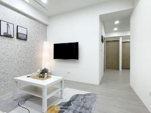Yajiang Street《西門町｜六人房｜捷運6號出口步行8分鐘》7913 [僅限國外旅客入住] Vacation rental in Taipei City