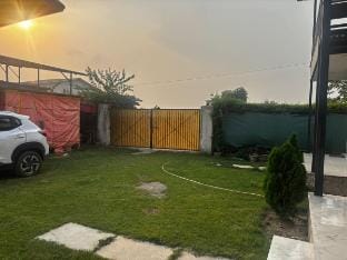 Seema Farm Room 2 Vacation rental in Noida