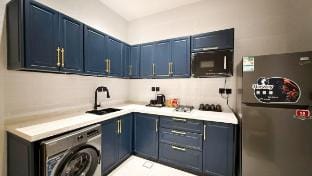 Modern Elegant Suite  Master BR+Hotel-Style Living Vacation rental in Jeddah