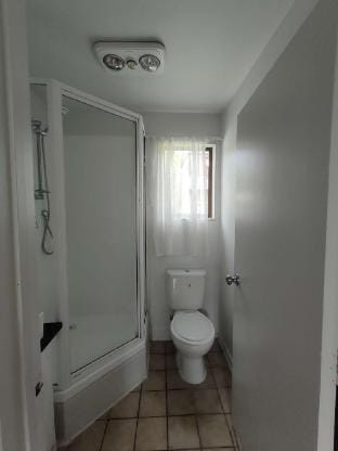 Four double and 2 Sofa Beds in 2 bedrooms Chalet B Vacation rental in Auckland
