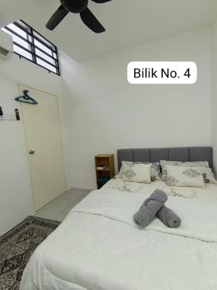 Homestay AinulZahra - Muslim Only Vacation rental in Perak Tengah District
