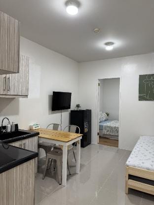 New Modern Flat near SM Seaside Apartment in Central Visayas