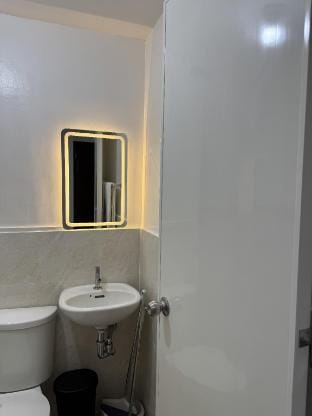 New Modern Flat near SM Seaside Apartment in Central Visayas