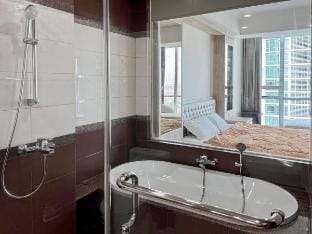 Luxury 3BR Kemang Apt w/ Private Lift, Pool, Gym Vacation rental in South Jakarta City