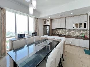 Luxury 3BR Kemang Apt w/ Private Lift, Pool, Gym Vacation rental in South Jakarta City