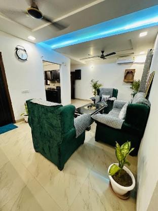 The Giri Nandani Stays Apartment in Agra